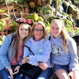 Meet your Posher, Sharon